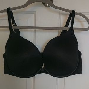 Black padded bra